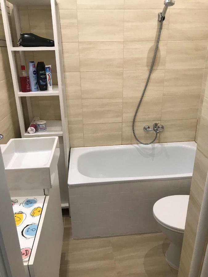 New Life Apartment Next To Metro Station Varşova Dış mekan fotoğraf